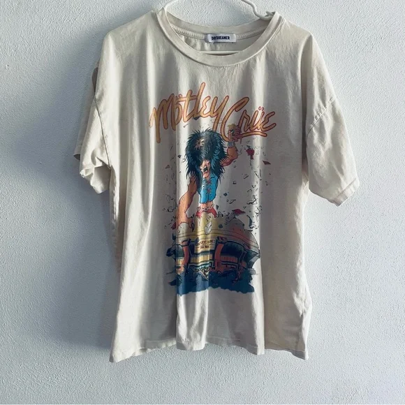 Daydreamer Motley Crüe graphic band tee - Picture 2 of 10